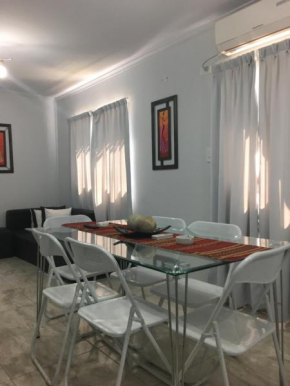 Гостиница Apartamento Los Abuelos Calle Peron  Колон